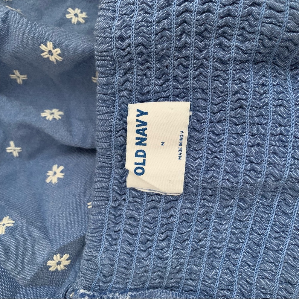 Old Navy Chambray Blue Embroidered Top, Floral Ruffle size medium - Picture 7 of 10